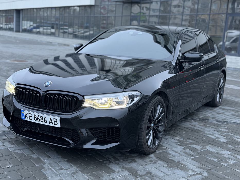 BMW 5 G30 БМВ 5 3.0 дизель полный привод!