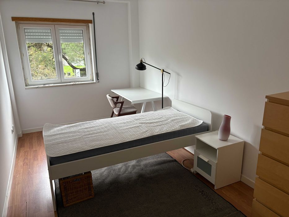 Alugo quartos com varanda no Lumiar