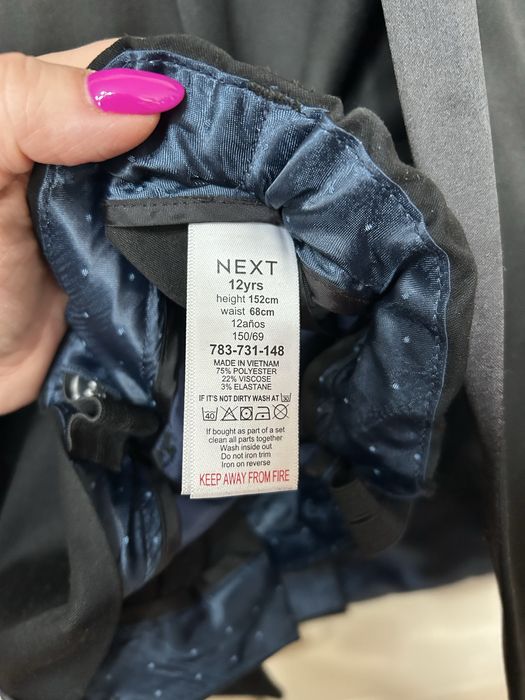 Czarny garnitur dla chlopca 152