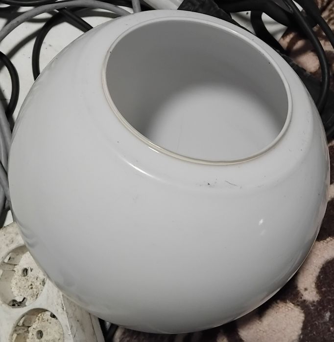 Bola opaca branca de candeeiro