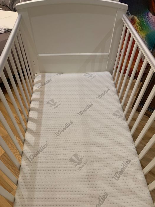 Łóżeczko niemowlęce Woodies z materacem
