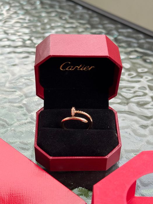 Piękny pierścionek Cartier Juste un Clou – mały model