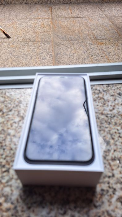 iPhone 11 64GB Preto c/ Caixa completa