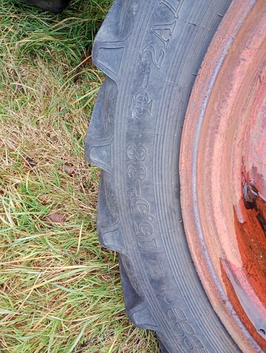 Koła 15,5/38 mtz 80/82 komplet