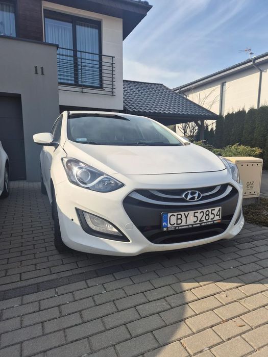 Hyundai I30 Sprzedam auto miejskie, stan techniczny dobry.