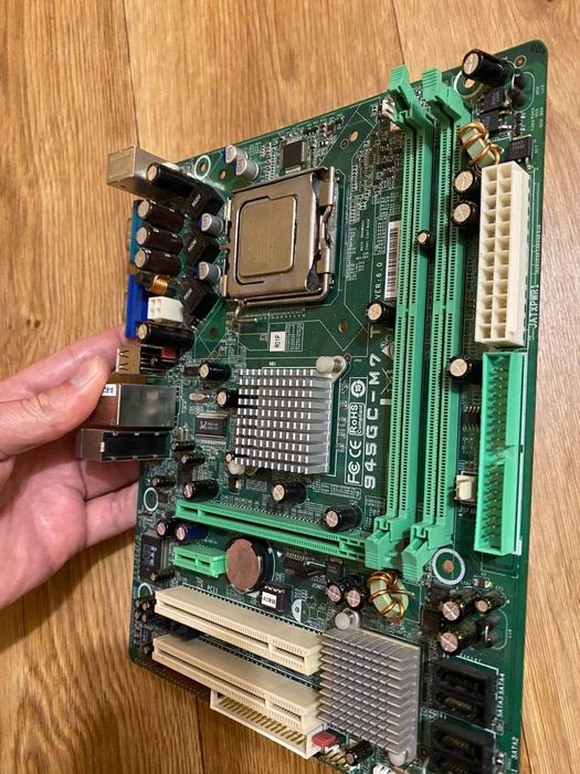 Материнка Biostar 945GC-M7 te сокет 775+ 4х яд процессор + ОЗУ: 450 грн ...