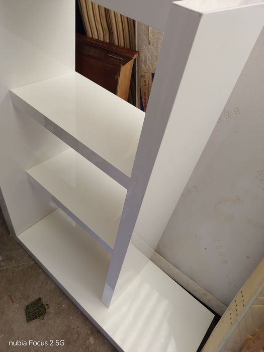 Movel estante  branco