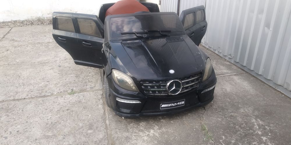 Продам дитячу машинку (електро)