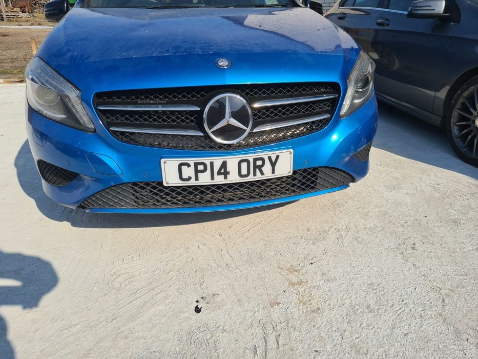 Kompletny przód Mercedes W176 AMG lakier 162
