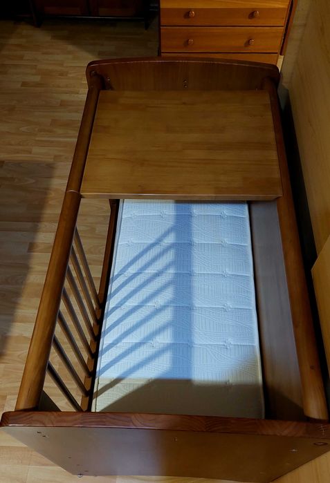 Cama de bebé 3 em 1 da marca "Seiva"