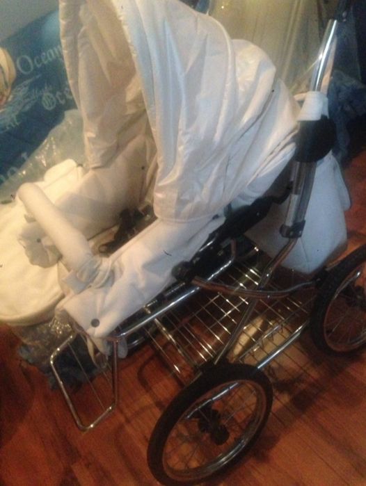 Продам коляску Teutonia белая