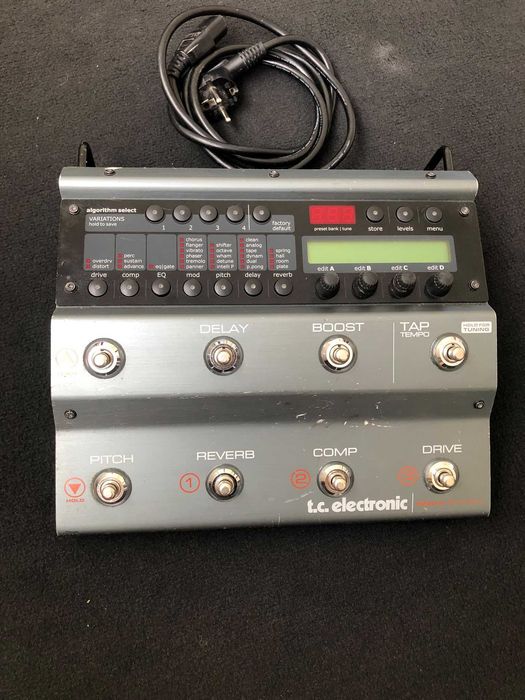Pedaleira TC Electronic Nova System Multiefeitos