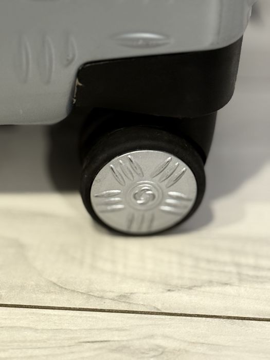 Walizka srednia samsonite