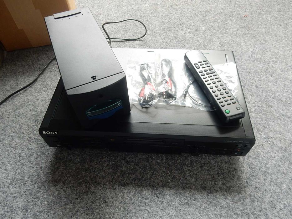 Sony MDS JE 530 minidisc minidysk + 14 minidysków + pilot + kable