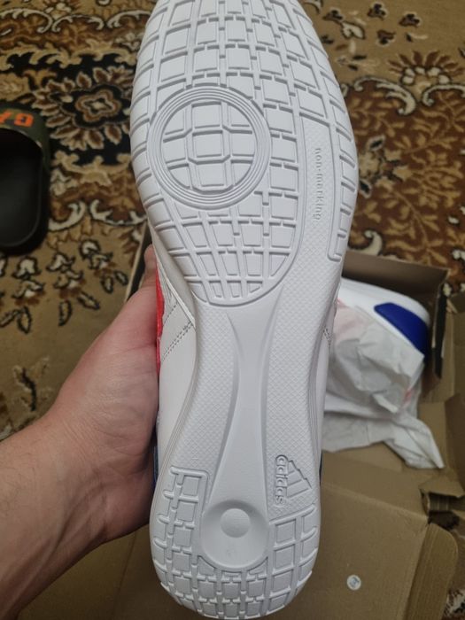 Футзалки  Adidas