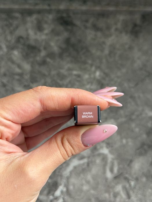 Huda Beauty Warm Brown konturówka