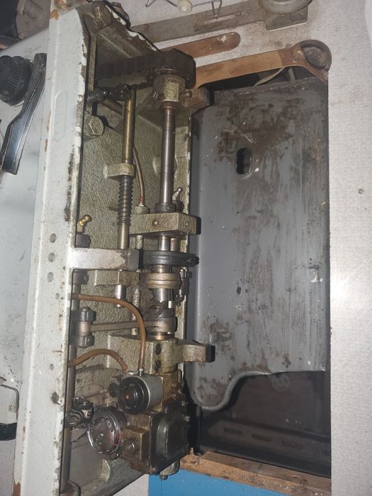 Промышленная швейная машинка 1шт