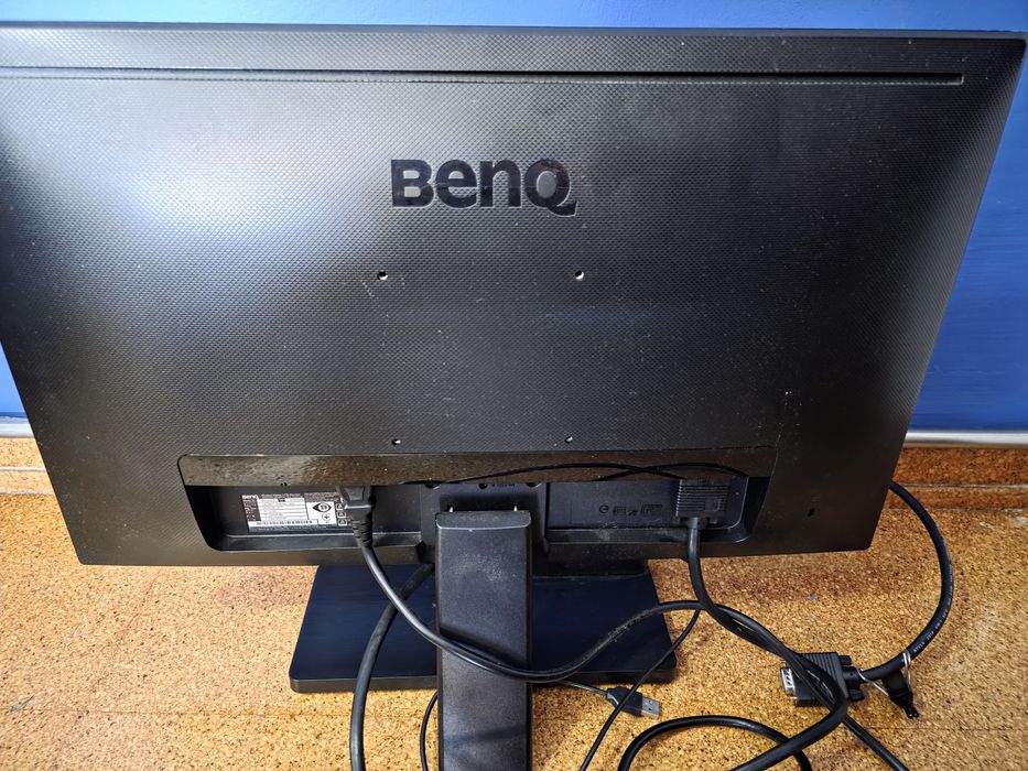 Vendo Monitor Benk com Dockstation