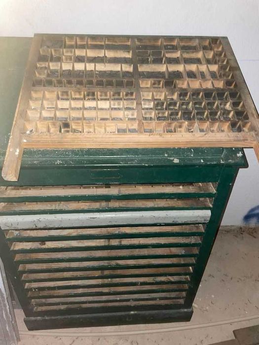 gavetas de tipografia ou movel com gavetas