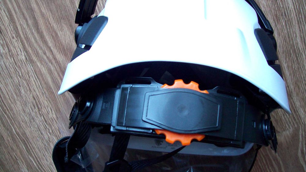 Kask ochronny z akcesoriami