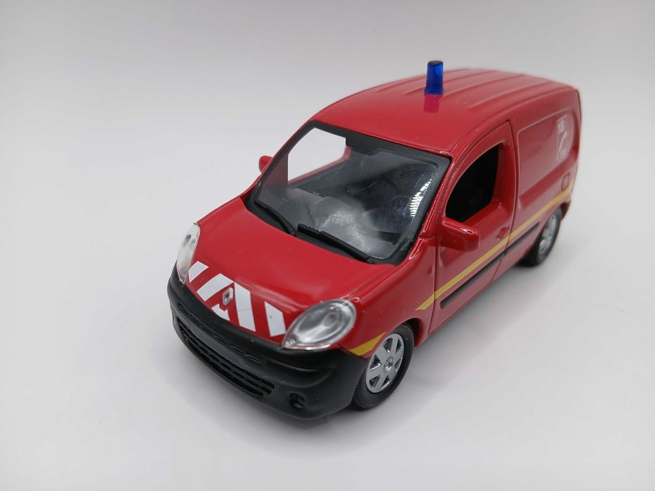 Miniatura de carro de bombeiros escala 1:43