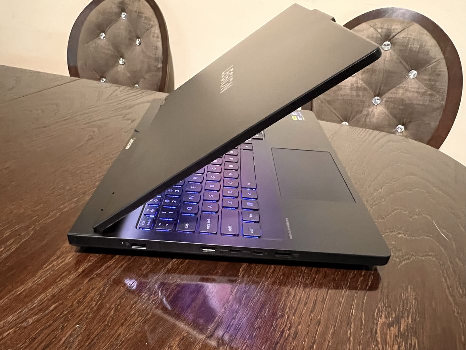 Lenovo Legion Pro 5 16IAX10 oled Rtx 5070 ultra 9-275hx ddr5-32 ssd1tb