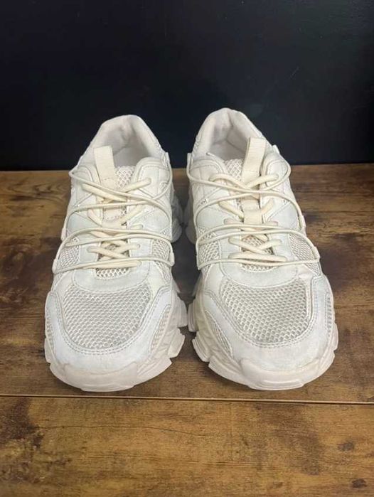 15s.Beżowe sneakersy damskie Even&Odd 40