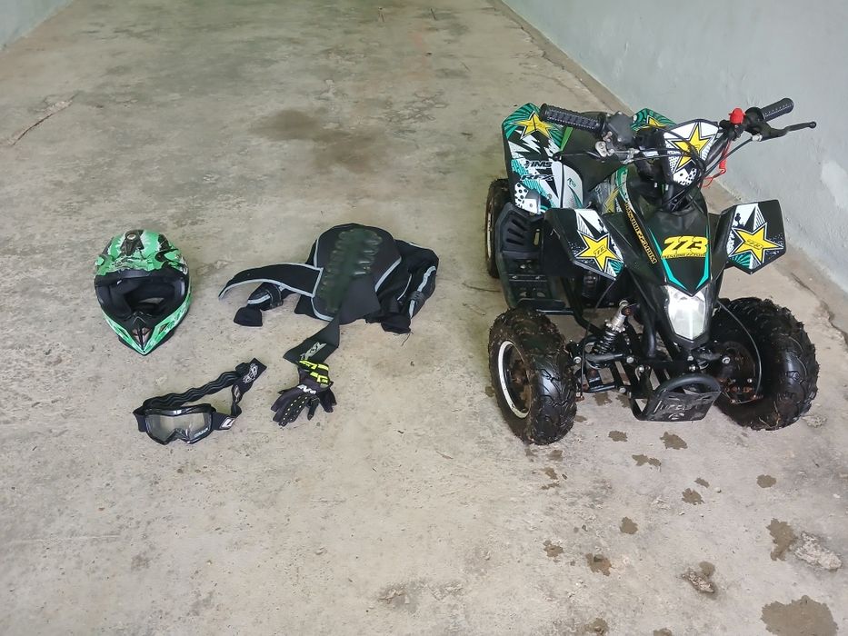 Moto 4   50cc  gasolina criança e equipamento protecao completo