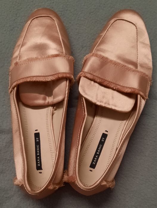 Sapatos marca zara