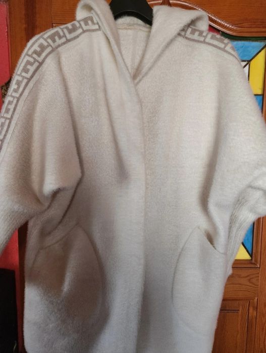 Alpaka kardigan z kapturem