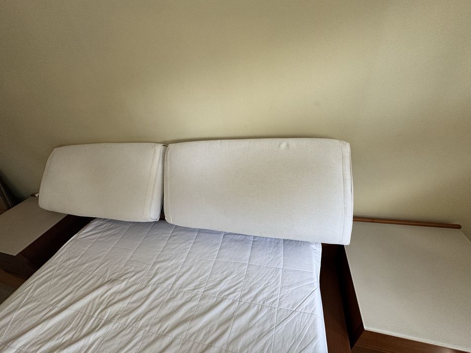 Moveis de quarto e cama em madeira de cereija