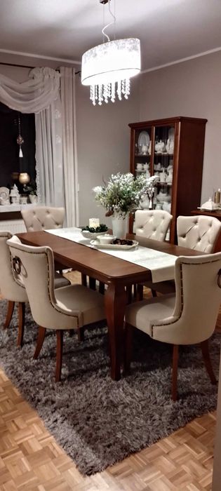 Zestaw mebli do salonu  stół + 6 krzeseł Producent nowy elegancki