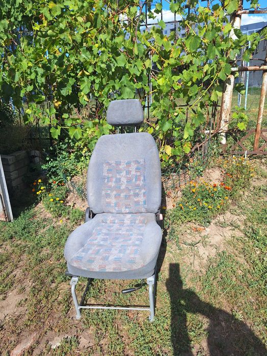 Столик сервисный, подставка под телевизор, кресло и стул