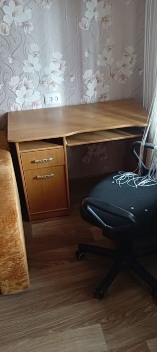 Стол компьютерный+ кресло