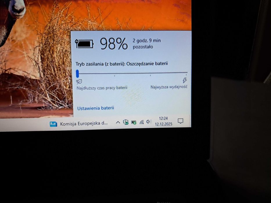 Mocny Dell 3550, dwie grafiki 2x2,3 GHz/128GB SSD/8GB RAM/HDMI