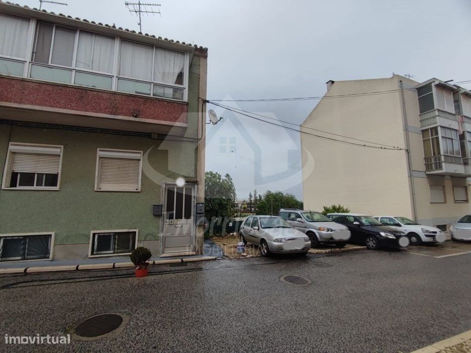 Urban plot in Alverca for building construction