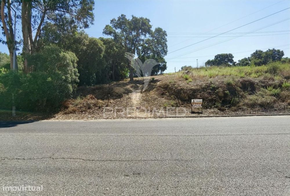 Terreno urbano com Projeto Aprovado para Moradia de Luxo - Santarém