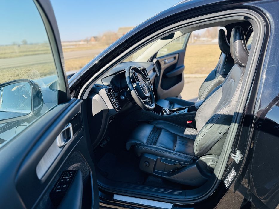 Volvo XC40 1.5PHEV AWD R-Design 2022рік Official