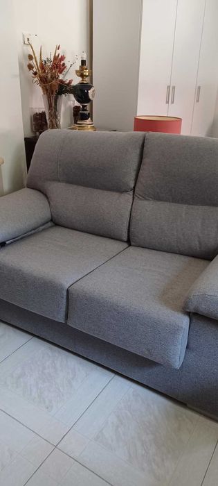 Sofá cinzento quase novo