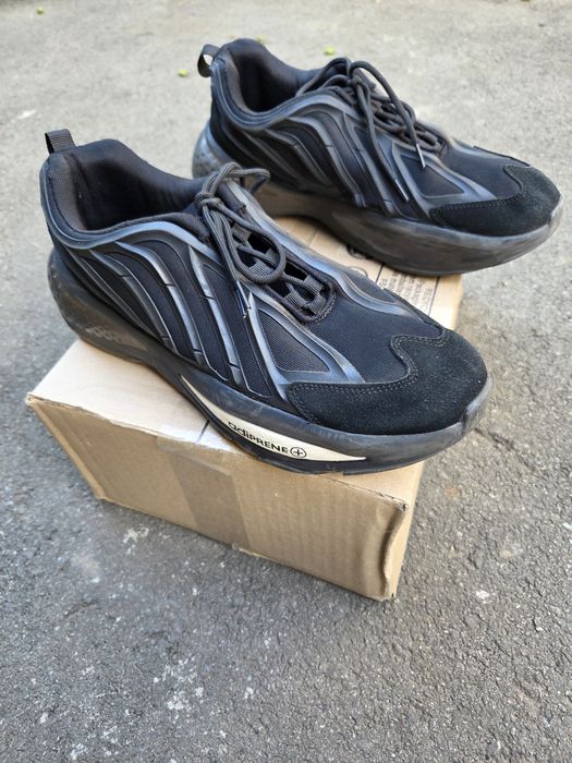 Продам кросівки Adidas Ozrah 43розмір