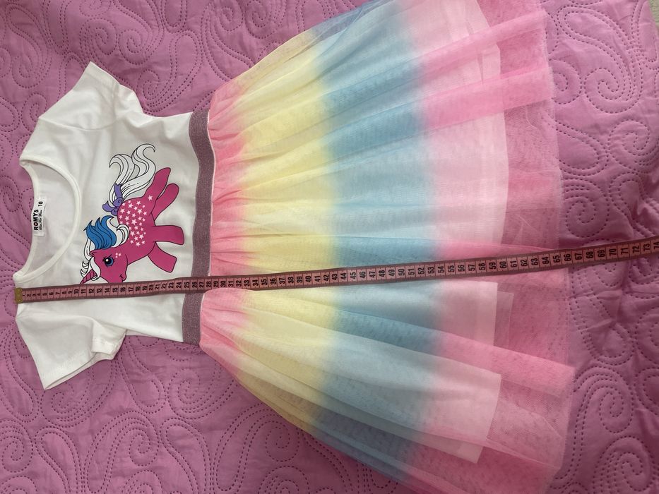 Сукня на дівчинку 4-5 років