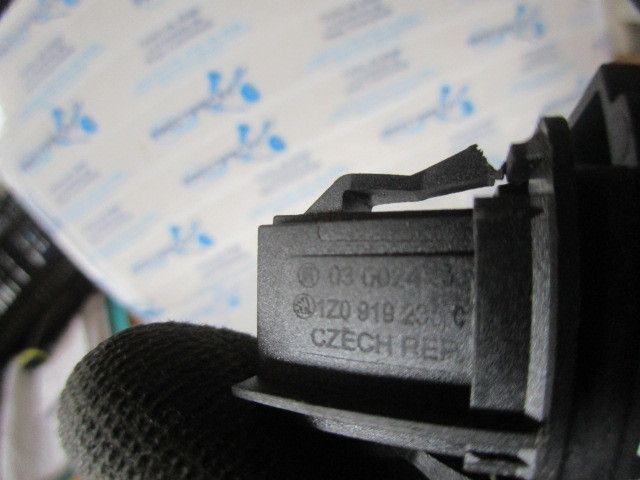 Sensor airbag frente esquerdo SKODA Octavia II Break (1Z5)