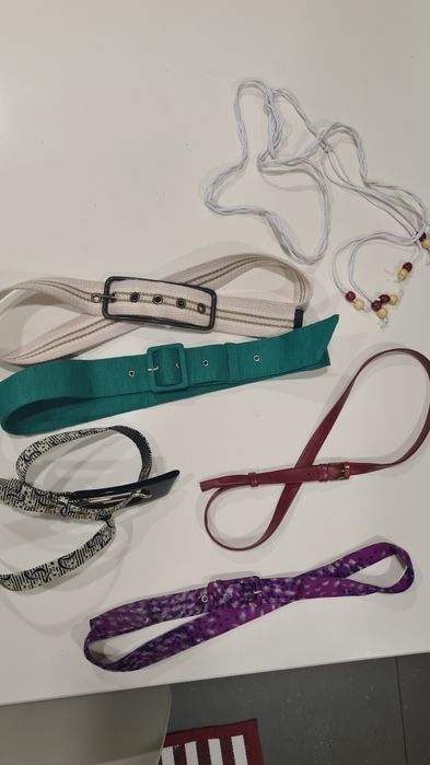 Cintos vintage. Preço unitário.