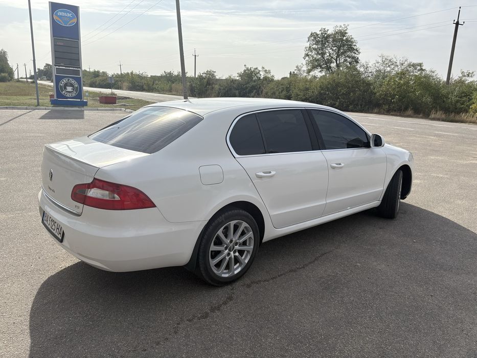 Skoda Superb     .