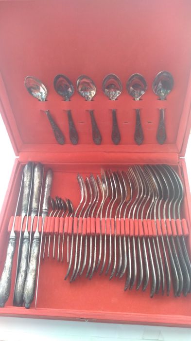 Набор столовых приборов мельхиор