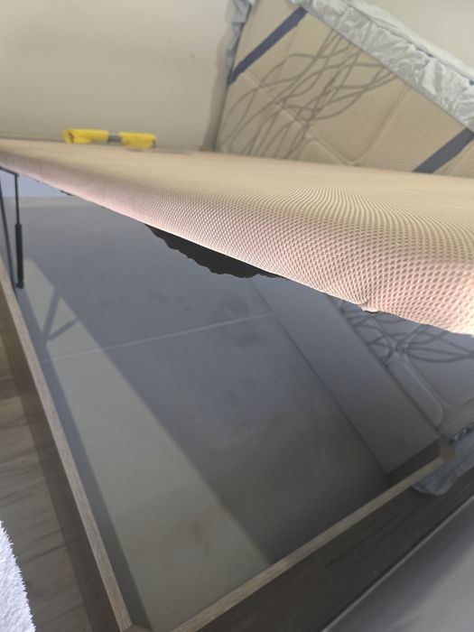 Vendo cama  com arrumação