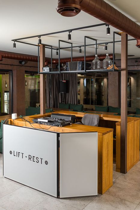 Готовий ресторан 442 м² біля VELES. Обладнання, інвентар, сонячна СЕС.