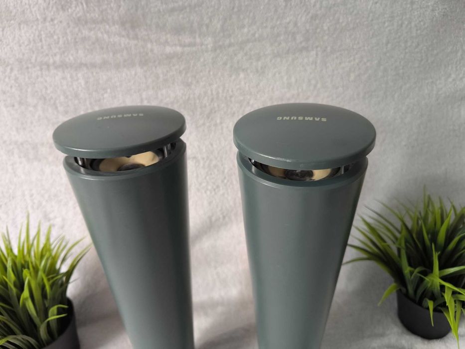 Głosniki Samsung w kolorze turkusowym