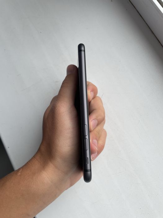  iPhone 8 64GB Space Gray 