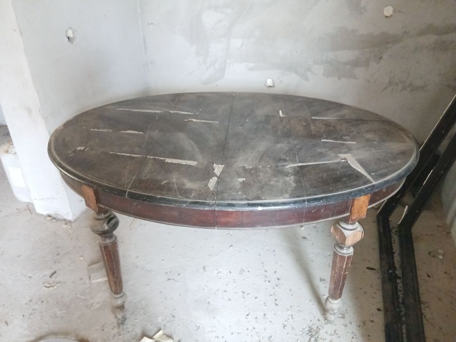 Mesa de sala para restaurar